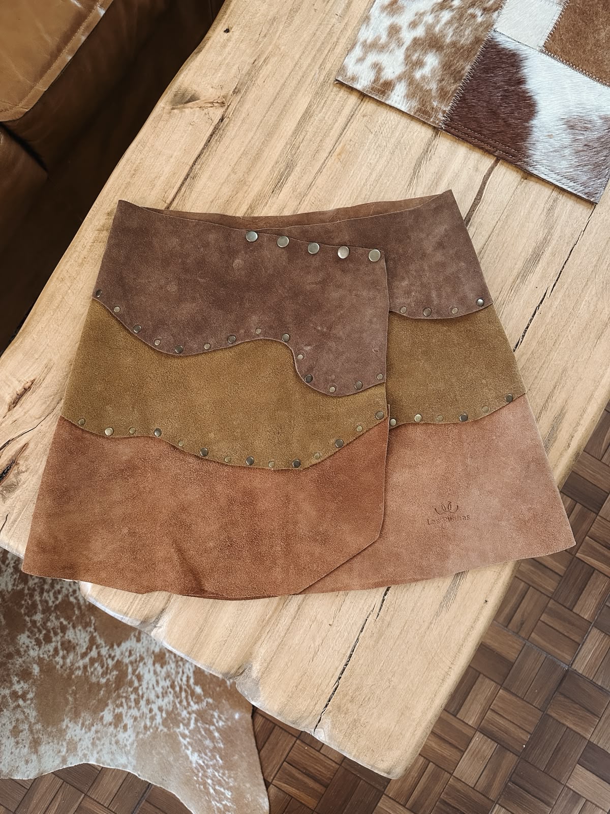 Mini de cuero