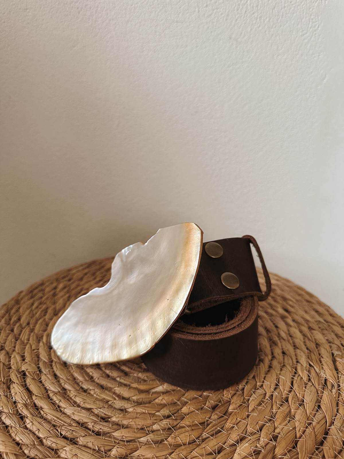 Cinto – Hebilla nácar irregular en bruto