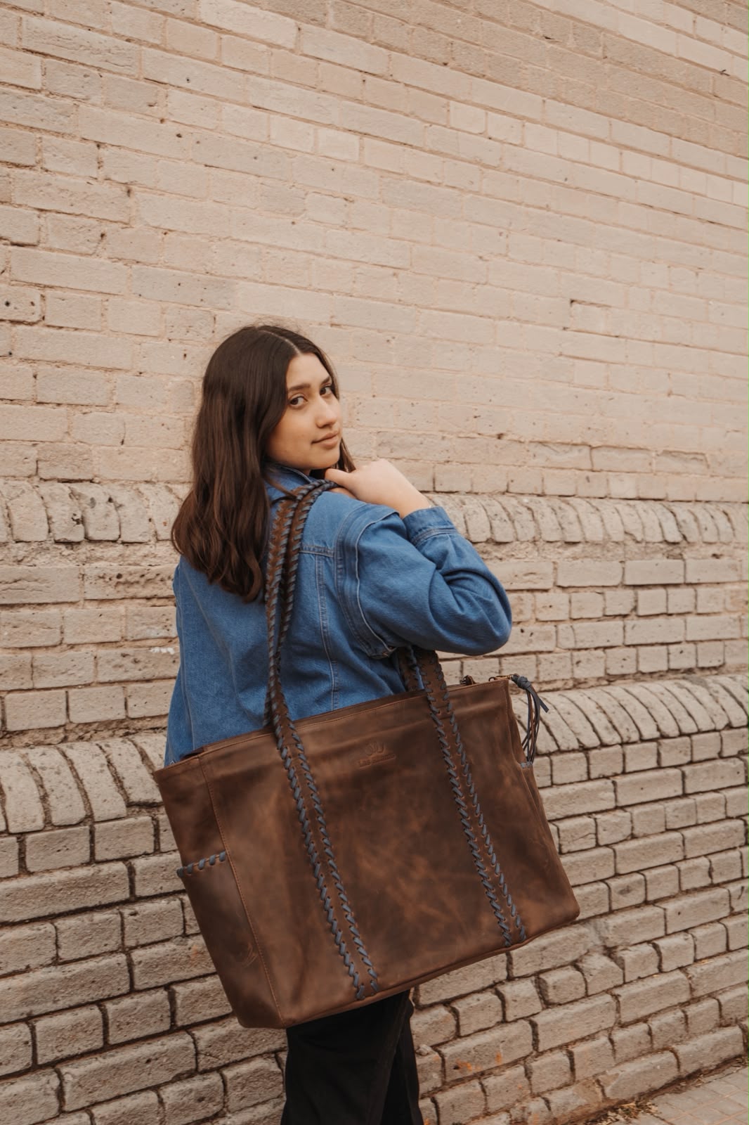 Cartera Heredera Chocolate con azul