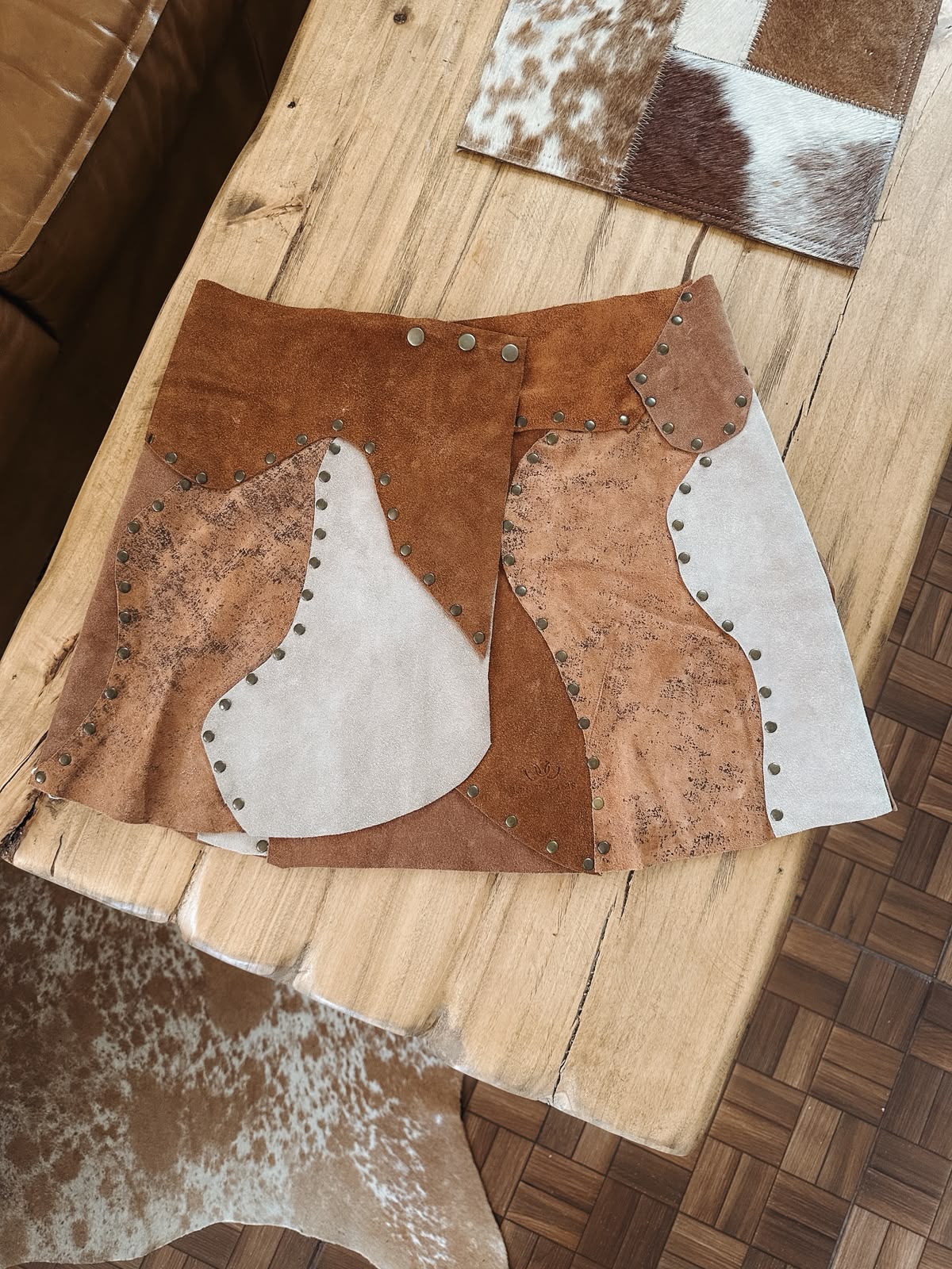 Mini de cuero